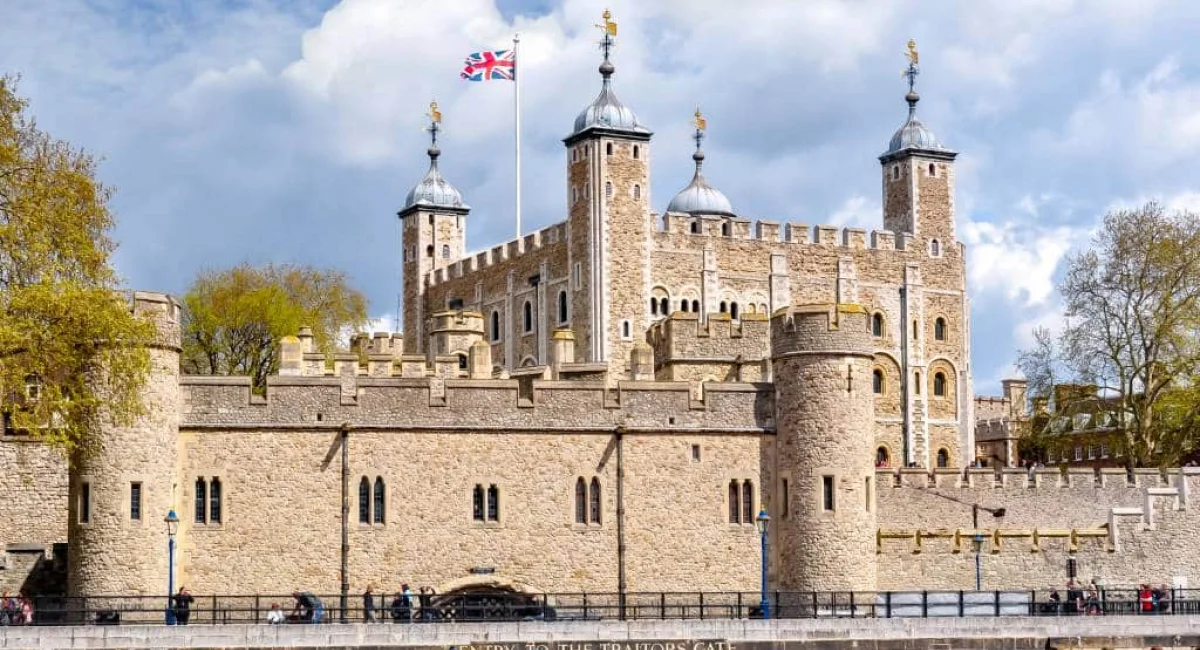 The Tower Of London, Tower Hill